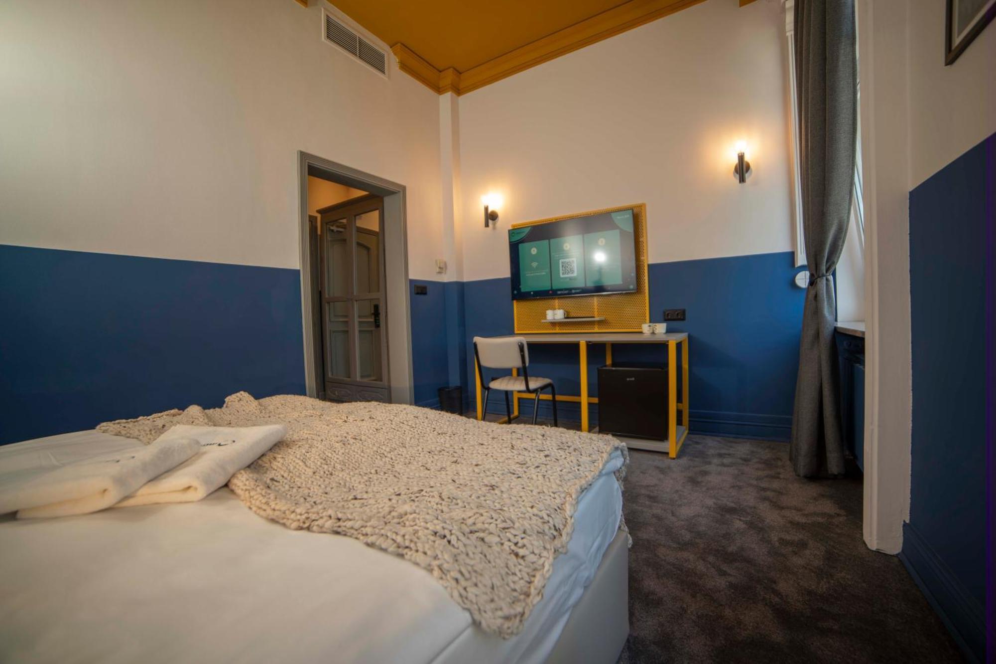 Hotel Maria Luisa By Introvert